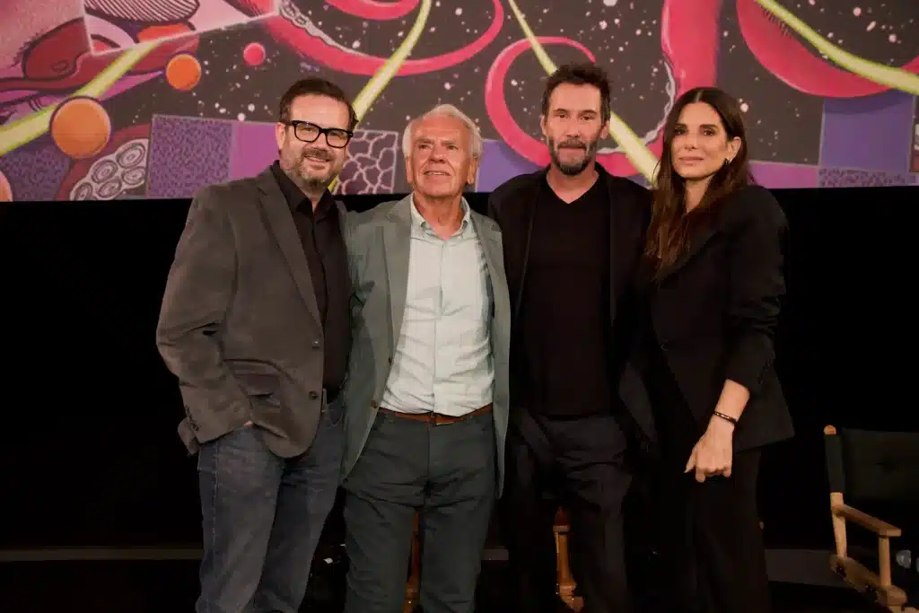 （左から）司会のジム・ヘンピル、ヤン・デ・ボン監督、キアヌ・リーブス、サンドラ・ブロック 写真：Jared Cowan for Beyond Fest at American Cinematheque at Egyptian Theatre