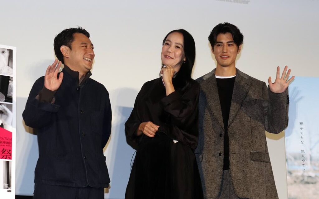 （左から）中川監督、河瀨直美、寛一郎