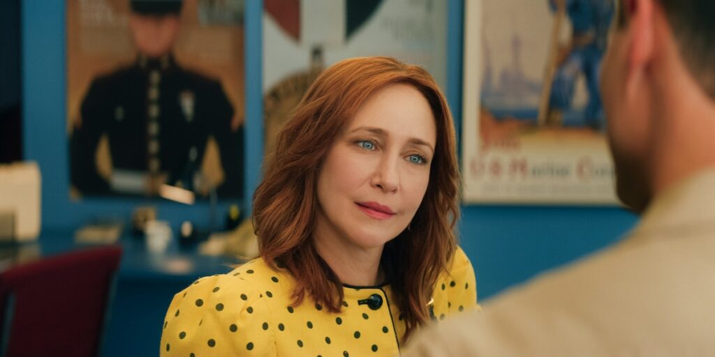 バーバラ役のヴェラ・ファーミガ、Netflixシリーズ『オレたちブーツ』より