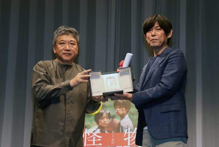 カンヌ映画祭「怪物」で脚本賞の坂元裕二氏が会見「夢を見続けているよう」