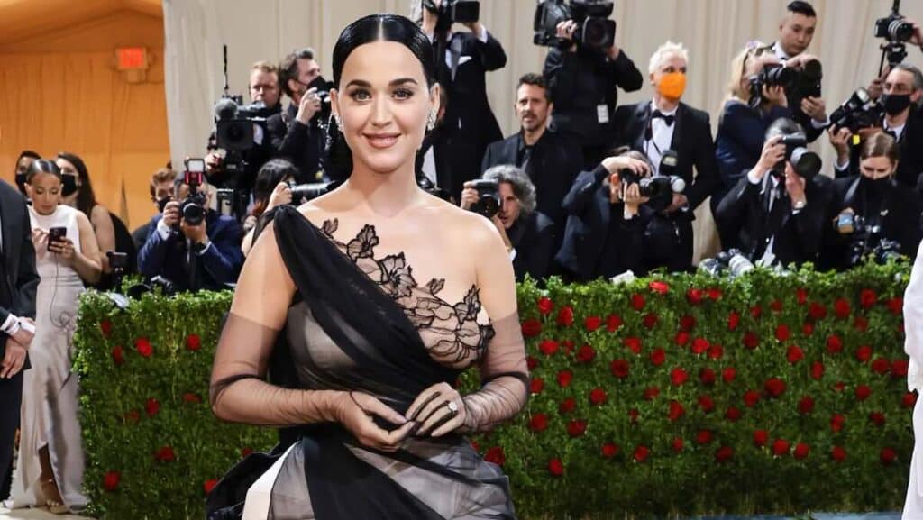 母親さえもだましたケイティ・ペリーのAI写真