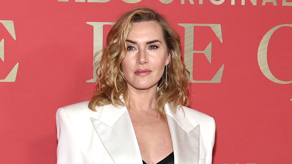 Kate Winslet on Why Kissing Leonardo DiCaprio in Titanic Was a 'Mess'