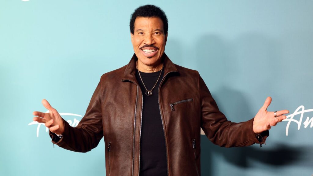 Lionel Richie to Receive Hollywood Icon Award at Enchanted Ball