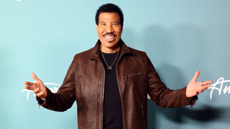 Lionel Richie to Receive Hollywood Icon Award at Enchanted Ball