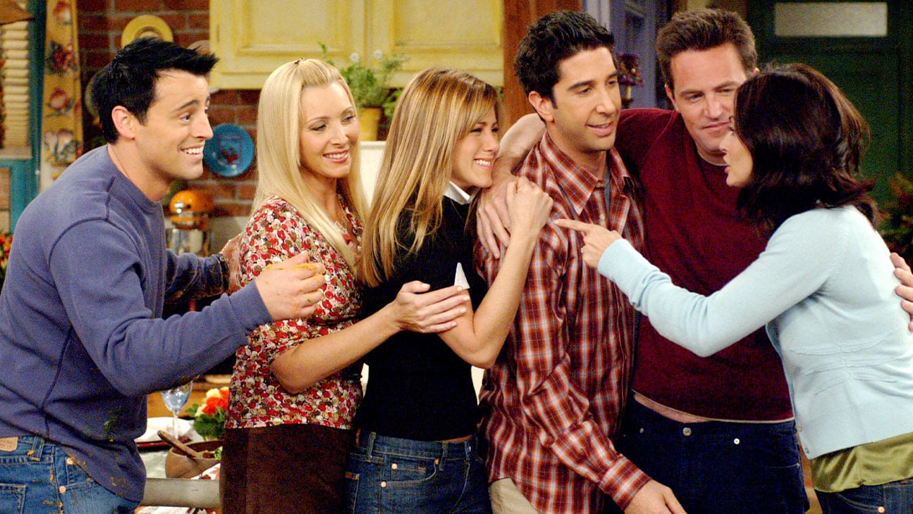 (L-R) Matt LeBlanc, Lisa Kudrow, Jennifer Aniston, David Schwimmer, Matthew Perry, Courteney Cox in 'Friends.'