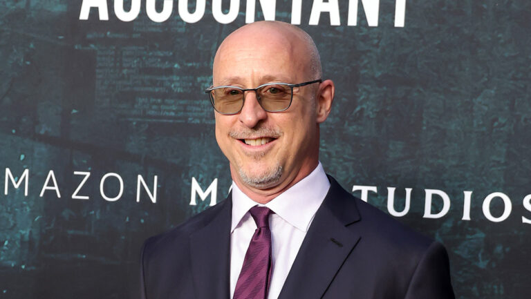 ギャヴィン・オコナー、2025年4月ハリウッドで開催された作『ザ・コンサルタント2』ロサンゼルスプレミアに出席 写真：Kevin Winter/Getty Images