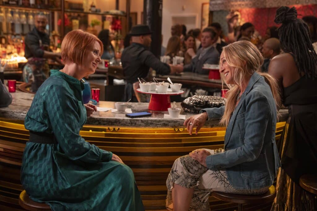 シンシア・ニクソン、サラ・ジェシカ・パーカー、『AND JUST LIKE THAT... シーズン3 / セックス・アンド・ザ・シティ新章』©2025 WarnerMedia Direct, LLC. All Rights Reserved. HBO Max™ is used under license.