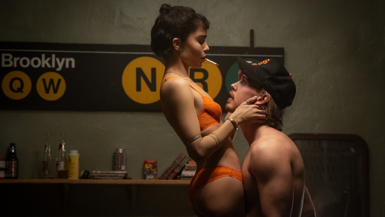 Zoë Kravitz and Austin Butler in 'Caught Stealing.'