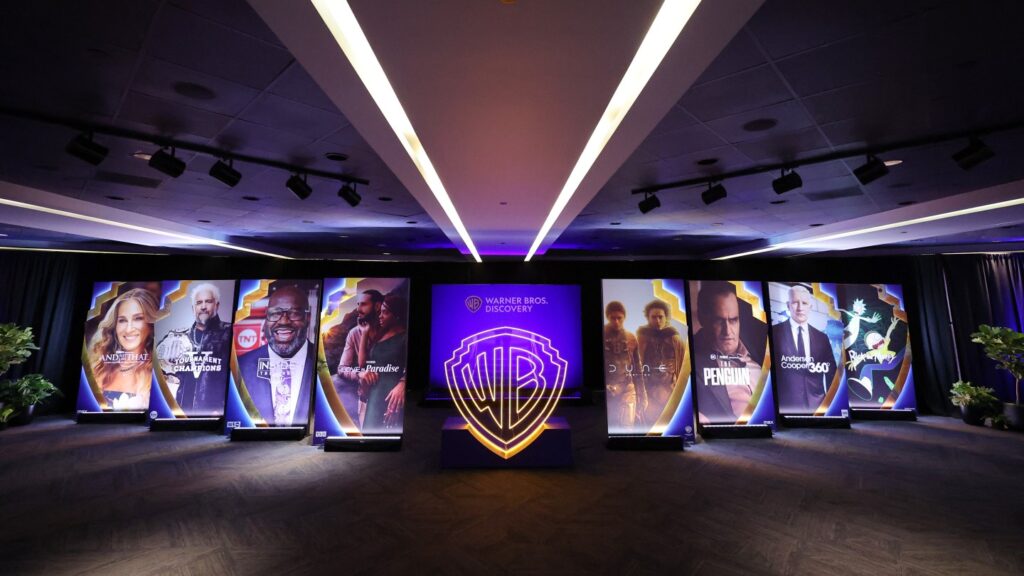 ワーナー・ブラザース・ディスカバリーのアップフロントの様子（写真：Mike Coppola/Getty Images for Warner Bros. Discovery）