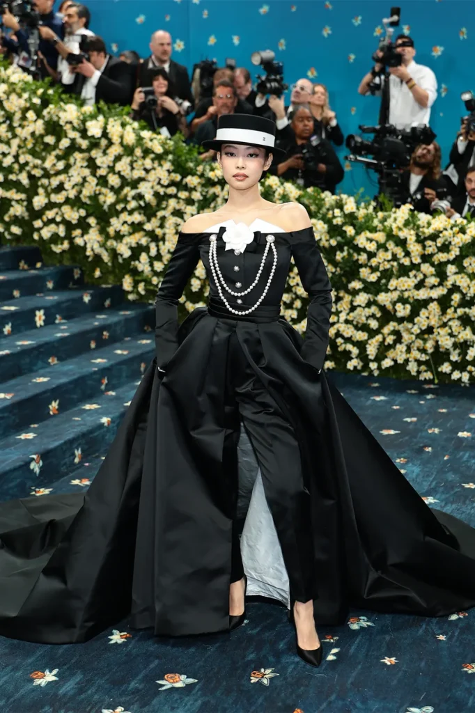 ジェニー PHOTO CREDIT: DIMITRIOS KAMBOURIS/GETTY IMAGES FOR THE MET MUSEUM/VOGUE
