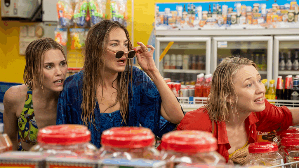 Leslie Bibb, Michelle Monaghan, Carrie Coon in 'The White Lotus' season 3.