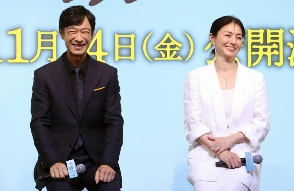 堺雅人、井川遥 ©︎The Hollywood Reporter Japan
