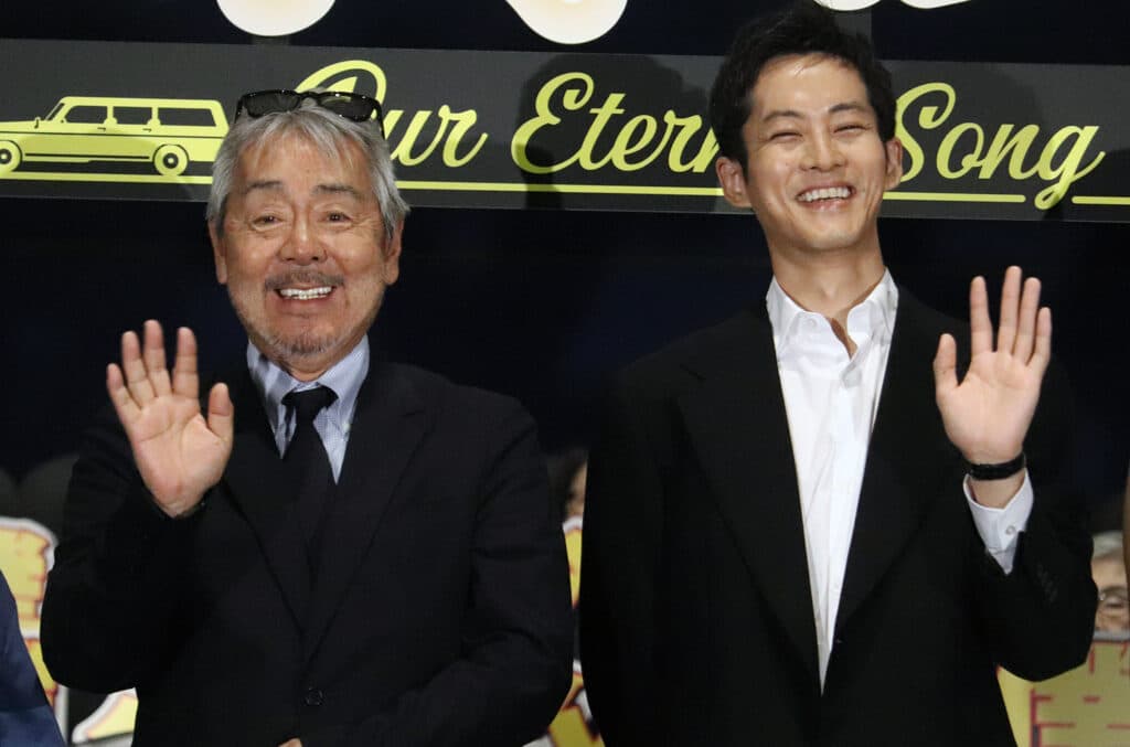 寺尾聰と松坂桃李 ©︎The Hollywood Reporter Japan