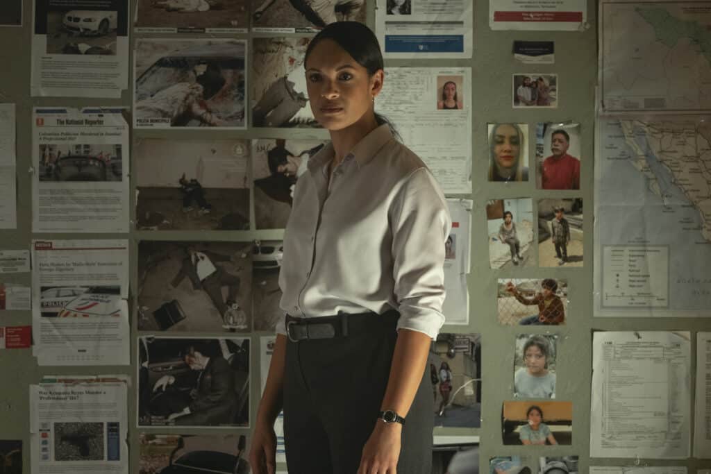 メリーベス・メディナ（演：シンシア・アダイ＝ロビンソン）『ザ・コンサルタント2』 6月5（木）よりPrime Videoで独占配信開始 © Amazon Content Services LLC