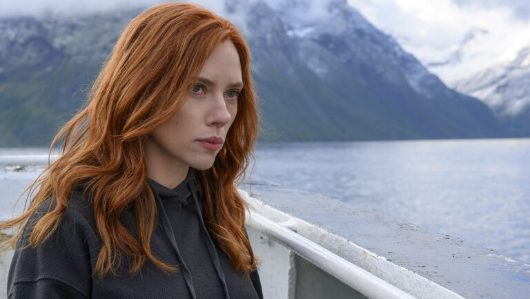 映画『ブラック・ウィドウ』のスカーレット・ヨハンソン 写真：Courtesy of Jay Maidment/Marvel Studios