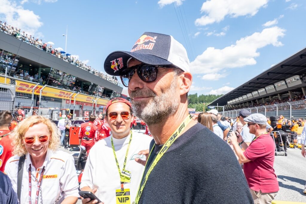 サッカー、ブンデスリーガの監督、ユルゲン・クロップ氏、F1オーストリアGPにて ©︎SHIGA SPORTS JAPAN