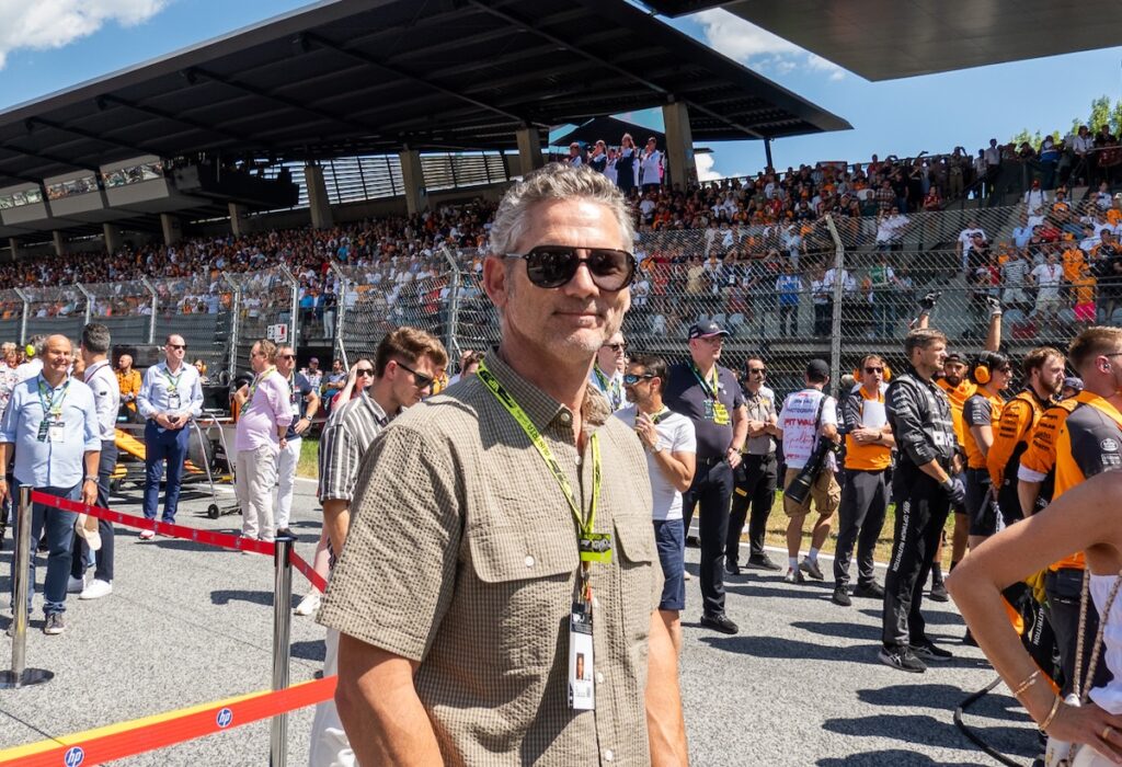 映画『ハルク』で有名な俳優エリック・バナ、F1オーストリアGPにて ©︎SHIGA SPORTS JAPAN