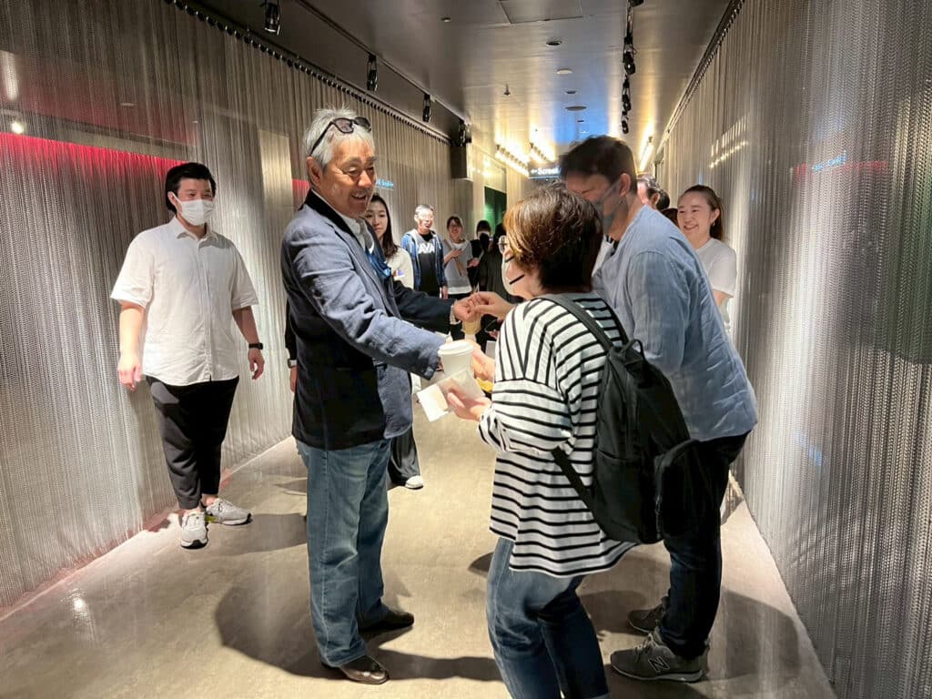 横須賀にサプライズ凱旋した寺尾聰