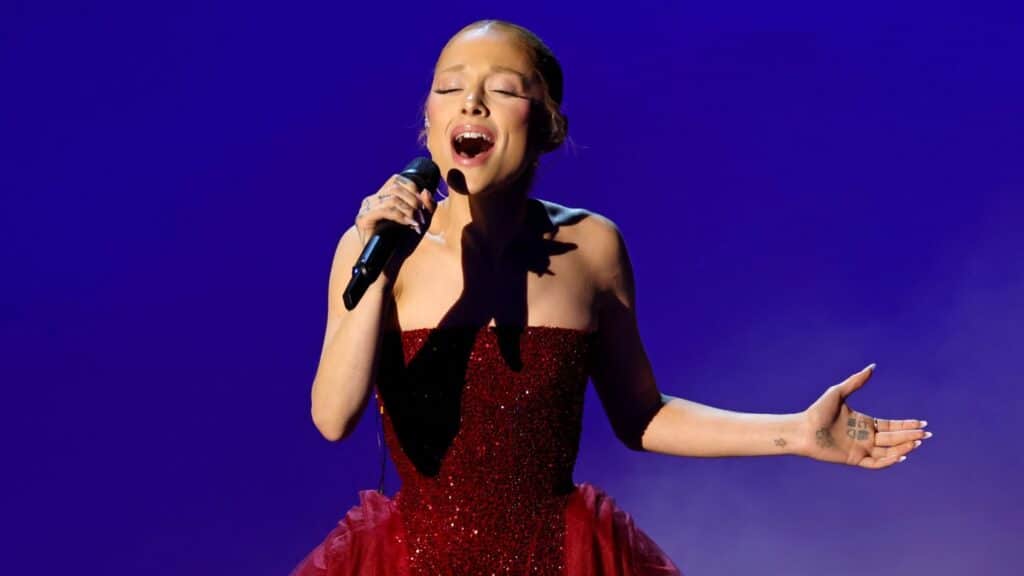 2025年3月2日 第97回アカデミー賞にてパフォーマンスを披露するアリアナ・グランデ Kevin Winter/Getty