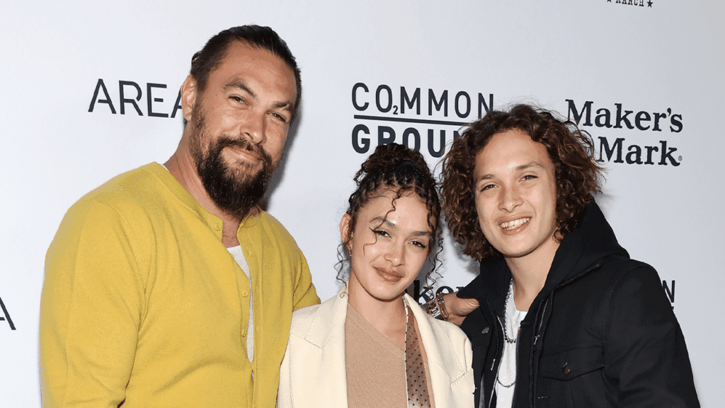 ジェイソン・モモア、ローラ・イオラニ・モモア、ナコア＝ウルフ・モモア Amy Sussman/Getty Images