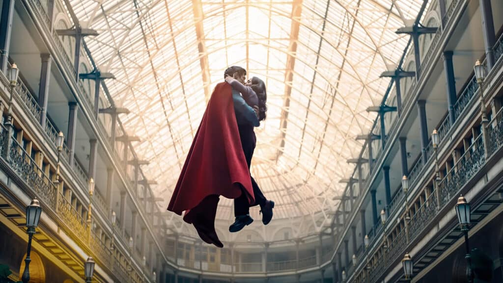 スーパーマン役のデヴィッド・コレンスウェットとロイス・レイン役のレイチェル・ブロズナハン、映画『スーパーマン』より Warner Bros./Courtesy Everett