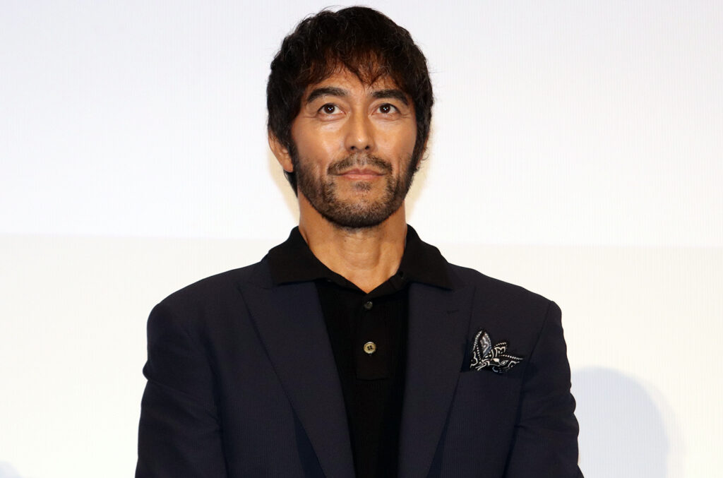 日台合作映画『キャンドルスティック』主演の阿部寛 ©︎The Hollywood Reporter Japan