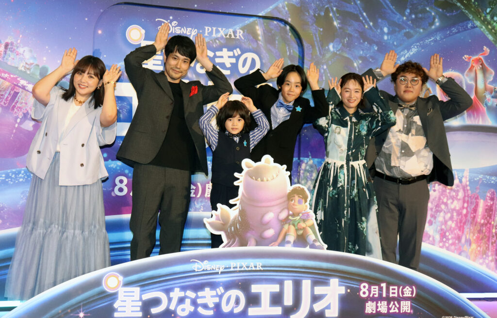 左から野呂佳代、松山ケンイチ、佐藤大空、川原瑛都、清野菜名、マユリカ中谷 ©︎The Hollywood Reporter Japan