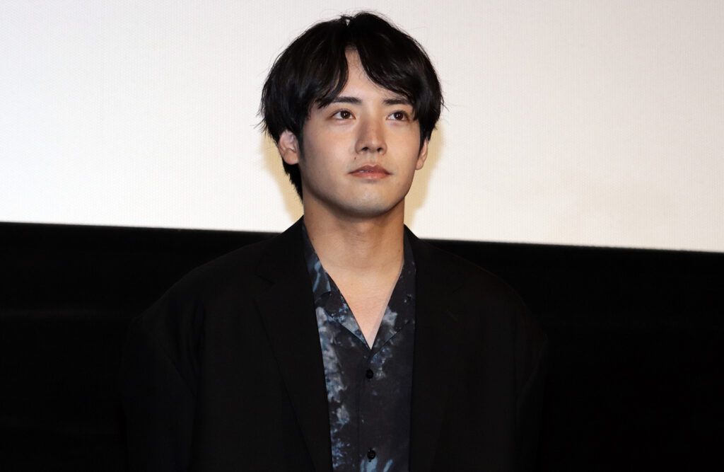 赤楚衛二　映画『近畿地方のある場所について』プレミアにて