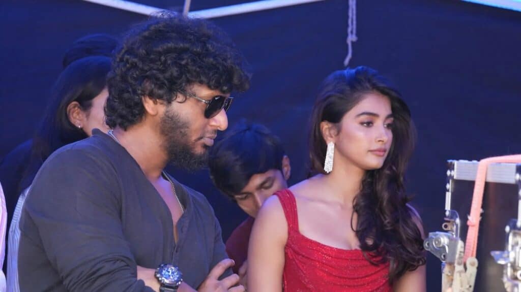 ローケシュ監督、プージャー・ヘーグデー（Pooja Hegde）、映画『Coolie』撮影現場にて