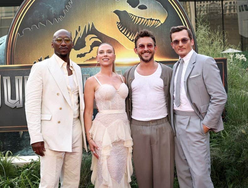 (左から)マハーシャラ・アリ、スカーレット・ヨハンソン、ジョナサン・ベイリー、ルパート・フレンド=『ジュラシック・ワールド/復活の大地』NYプレミアにて