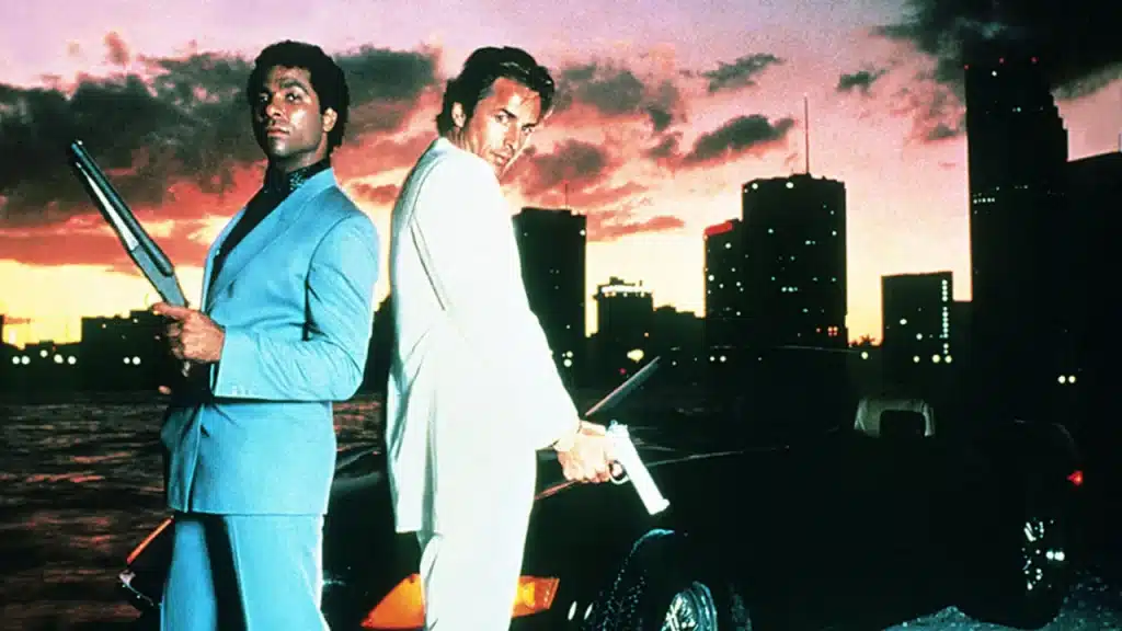 『特捜刑事マイアミ・バイス』のフィリップ・マイケル・トーマスとドン・ジョンソン Universal Television/ Courtesy: Everett Collection