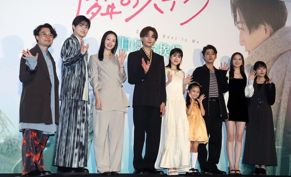 映画『隣のステラ』公開初日舞台挨拶にて。左から浜野謙太、西垣匠、横田真悠、八木勇征、福本莉子、泉谷星奈、倉悠貴、田鍋梨々花、松本花奈監督