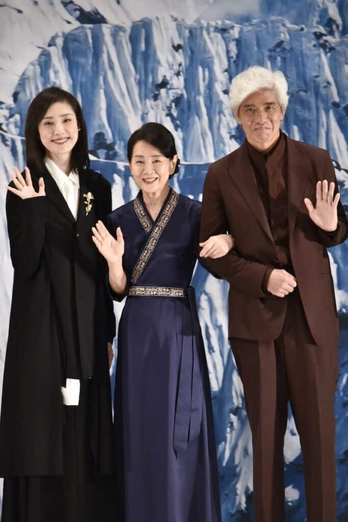（左から）天海祐希、吉永小百合、佐藤浩市