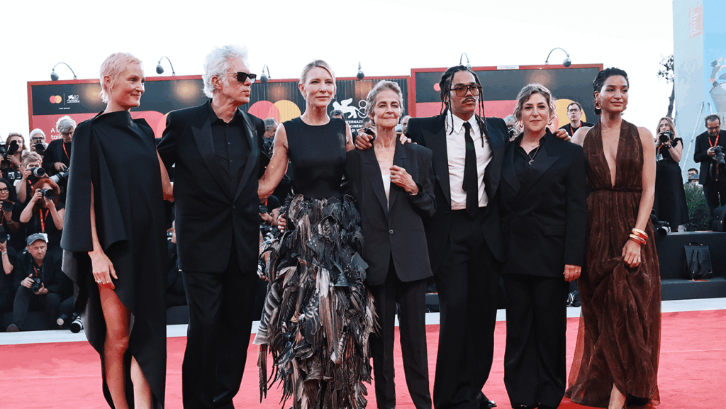 『Father Mother Sister Brother』のキャストと監督がヴェネツィアでのレッドカーペットに登場 Theo Wargo/Getty Images