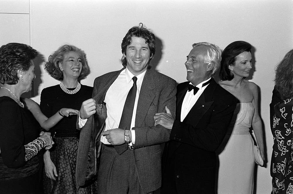 リチャード・ギア、ジョルジオ・アルマーニ 写真：Art Streiber/WWD/Penske Media/Getty Images