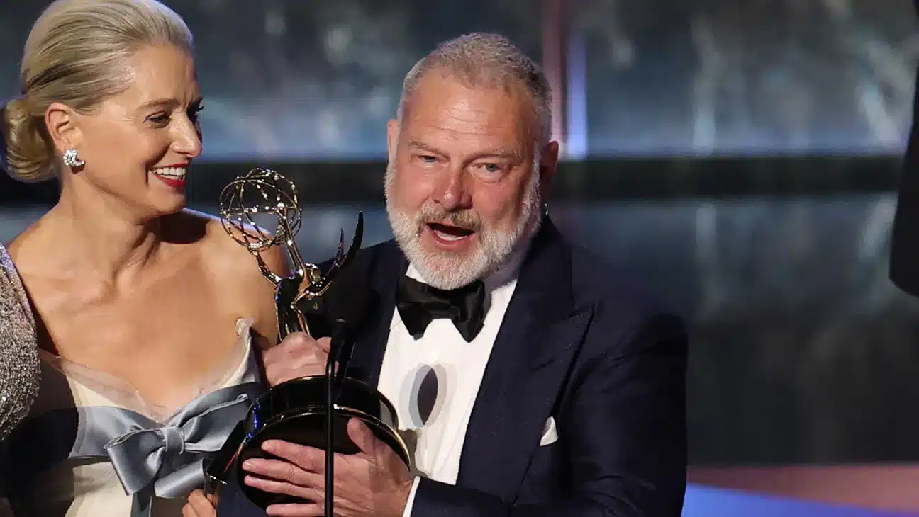 第77回エミー賞に登場したR・スコット・ゲミル 写真:VALERIE MACON/AFP/Getty Images