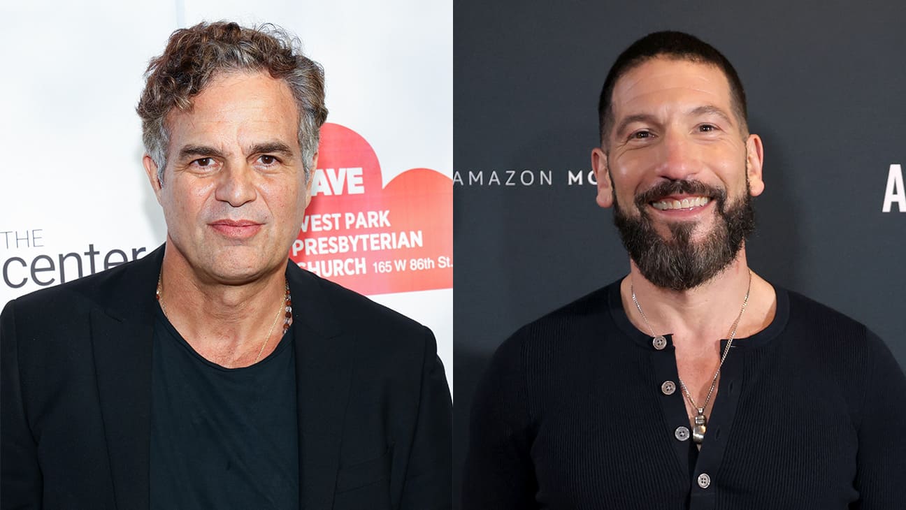 （左）マーク・ラファロ、（右）ジョン・バーンサル 写真：Stephanie Augello/Variety/Getty Images; Michael Loccisano/Getty Images