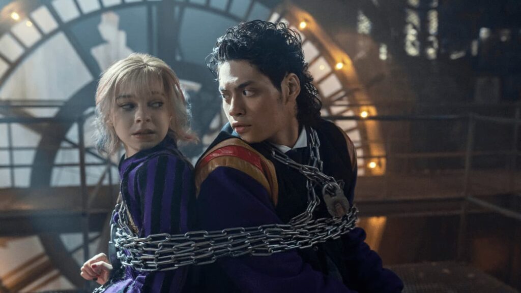 『ウェンズデー』シーズン2のエマ・マイヤーズとノア・テイラー 写真：Netflix