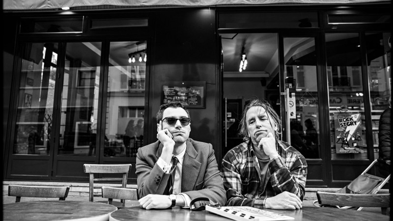 リチャード・リンクレイター監督（右）、『Nouvelle Vague』撮影現場にて 写真：Jean Louis Fernandez