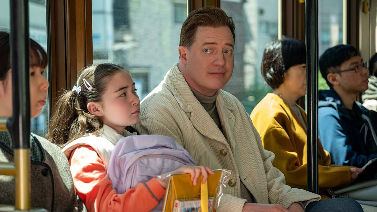 映画『レンタル・ファミリー』より 写真：James Lisle/Searchlight Pictures