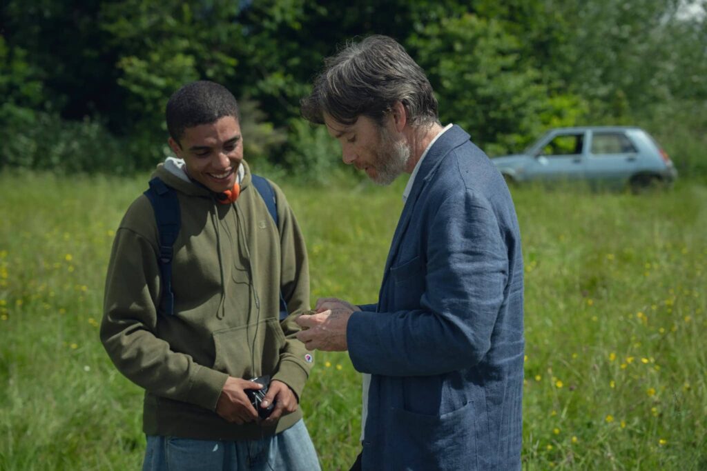 （左から）シャイ役のジェイ・ライカーゴ、スティーヴ役のキリアン・マーフィー、Netflix映画『スティーヴ』より 写真：Robert Viglasky/Neflix © 2025