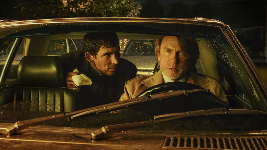 『ナイブズ・アウト：ウェイク・アップ・デッドマン』より 写真：Courtesy of Netflix ©2025
