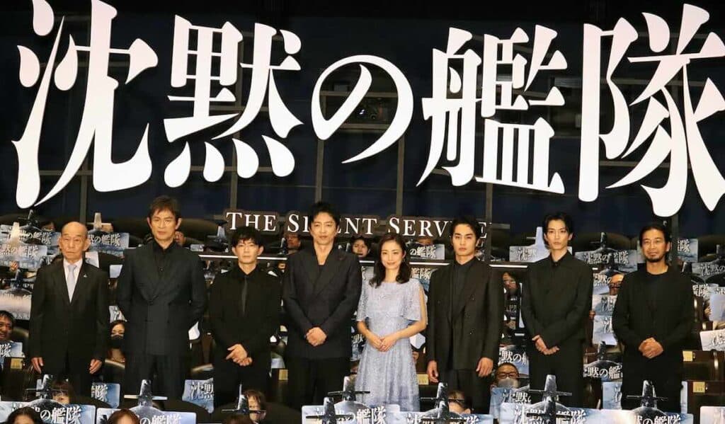 （左から）笹野高史、江口洋介、津田健次郎、大沢たかお、上戸彩、中村蒼、渡邊圭祐、吉野耕平監督