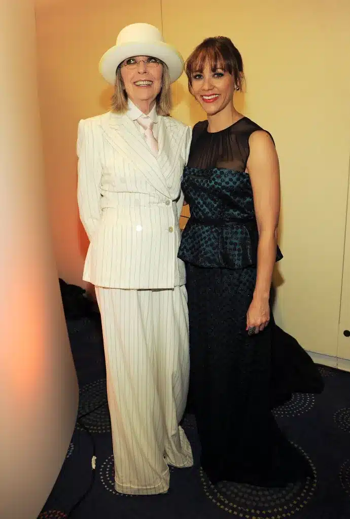 2012年4月、ホワイトハウス記者協会の夕食会に出席したダイアン・キートンとラシダ・ジョーンズ 写真：Larry Busacca/Getty Images for People