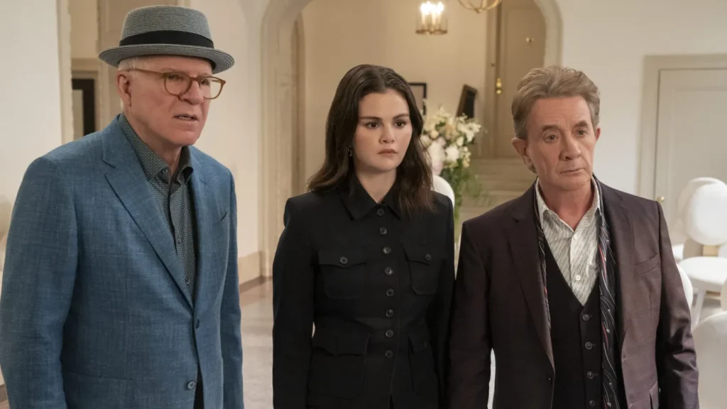 （左から）スティーヴ・マーティン、セレーナ・ゴメス、マーティン・ショート、『マーダーズ・イン・ビルディング』シーズン5最終話より 写真：Disney/Patrick Harbron