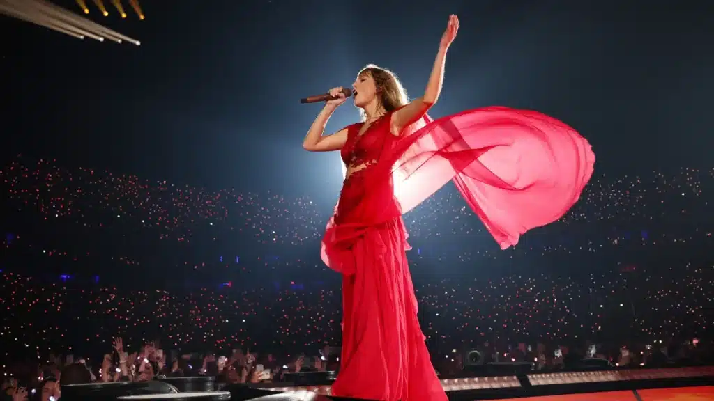 テイラー・スウィフト、『The Eras Tour』パリ公演にて 写真：Getty Images