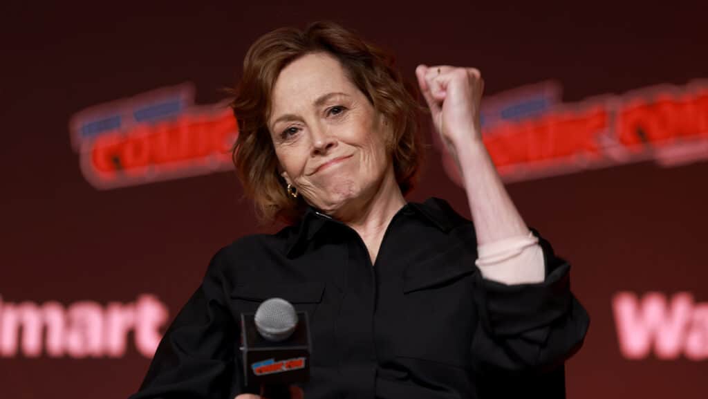 10月10日（金）のNYコミコンに出席したシガニー・ウィーバー 写真：Jason Mendez/Getty Images