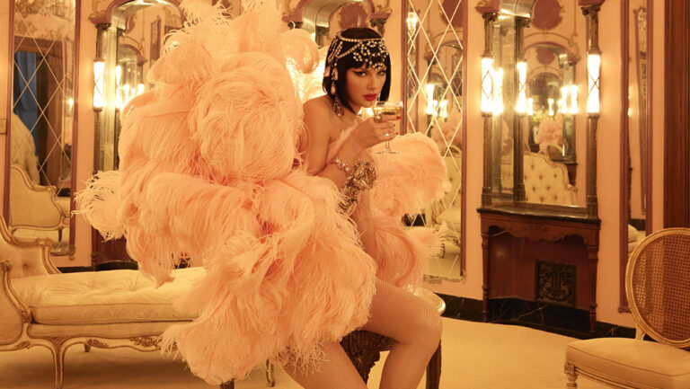 テイラー・スウィフト『The Life of a Showgirl』 写真：Mert Alas & Marcus Piggott; Courtesy of TAS Management
