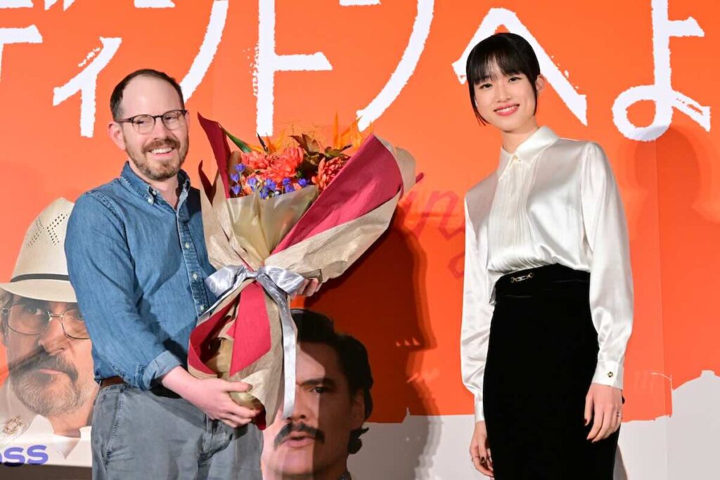 アリ・アスター監督と女優の河合優実