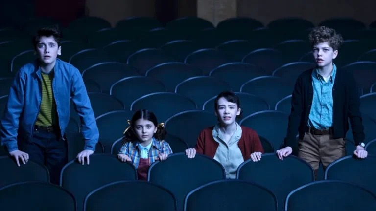 HBOシリーズ『IT／イット ウェルカム・トゥ・デリー “それ”が見えたら、終わり。』より 写真：Brooke Palmer/HBO